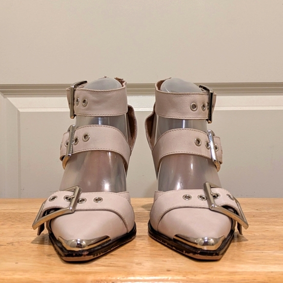 B2 7 Strappy Cream Leather Stacked Heel Pointed Toe Shoes with Silver Hardware - Picture 2 of 10